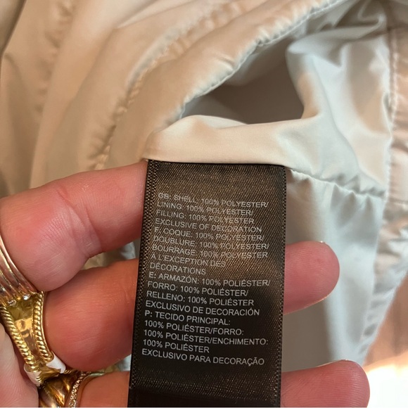 The North Face- Tamburello Jacket in TNF White. EUC. Has small flaw. Size XL. - Picture 13 of 15